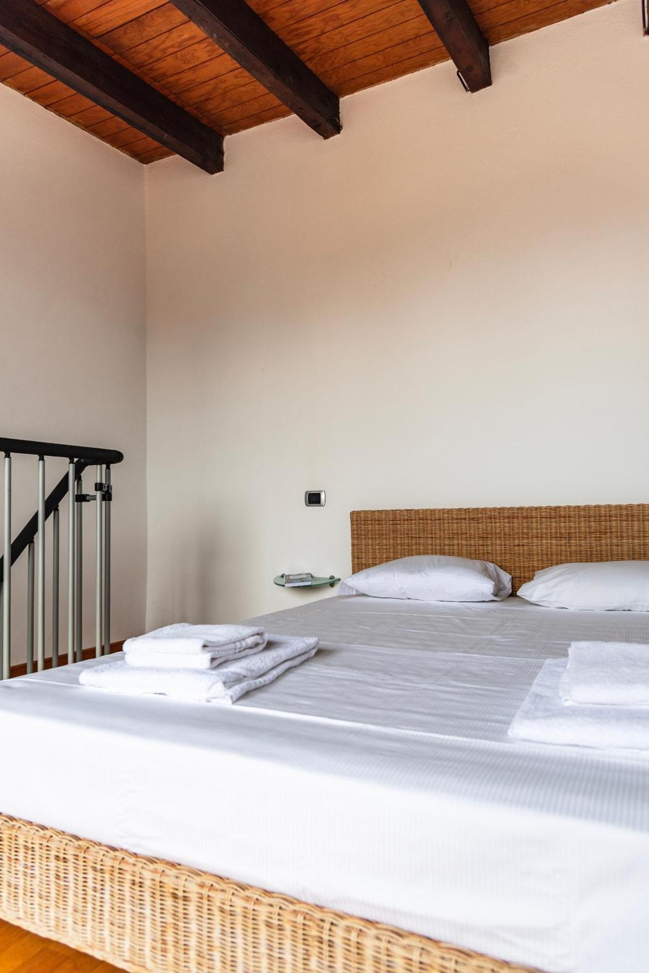 Youhosty - Rosmini 8 Apartment Mailand
